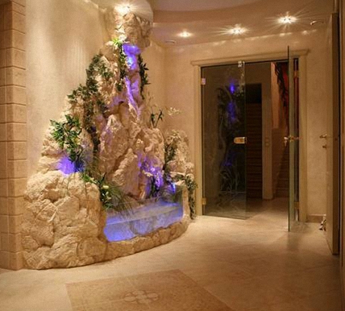 Декоративный водопад в квартире украсит интерьер