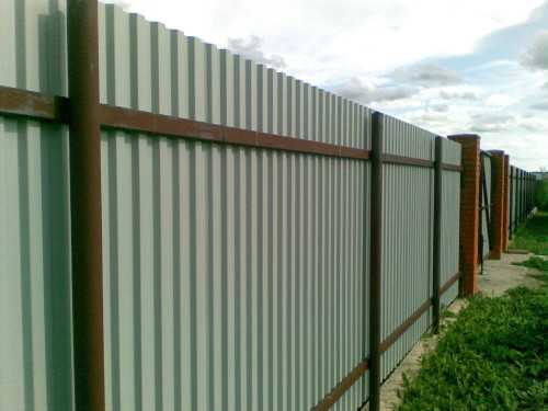 Fixation professionnelle-plancher en clôture