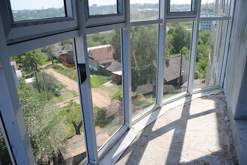 panoramnoe-osteklenie-balkonov2