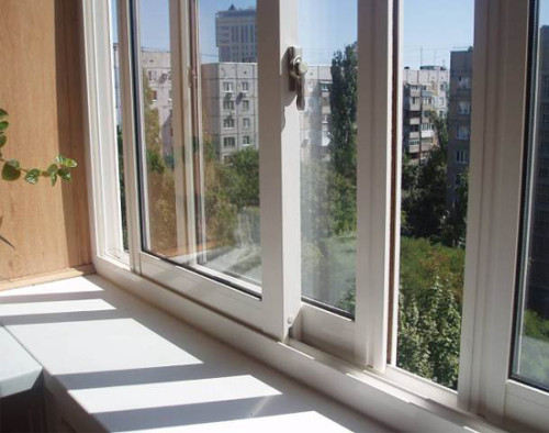 Glazing-loggia-can-and-C-using-sliding plastic system